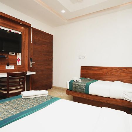 Hotel Kabir Palace Karol Bagh นิวเดลี ภายนอก รูปภาพ