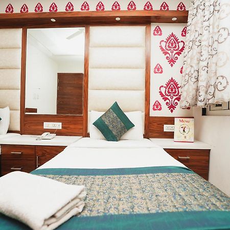 Hotel Kabir Palace Karol Bagh นิวเดลี ภายนอก รูปภาพ