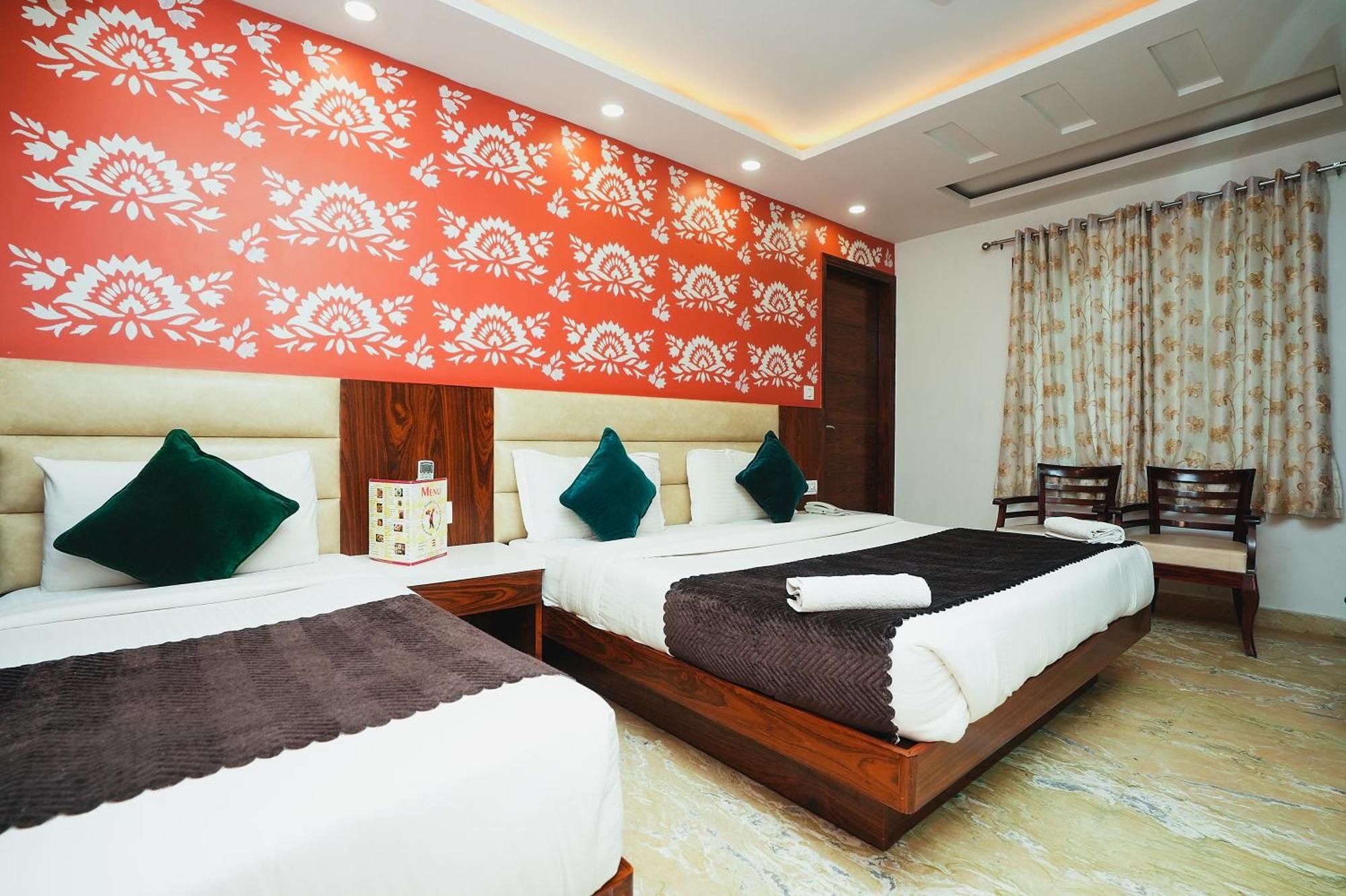 Hotel Kabir Palace Karol Bagh นิวเดลี ภายนอก รูปภาพ