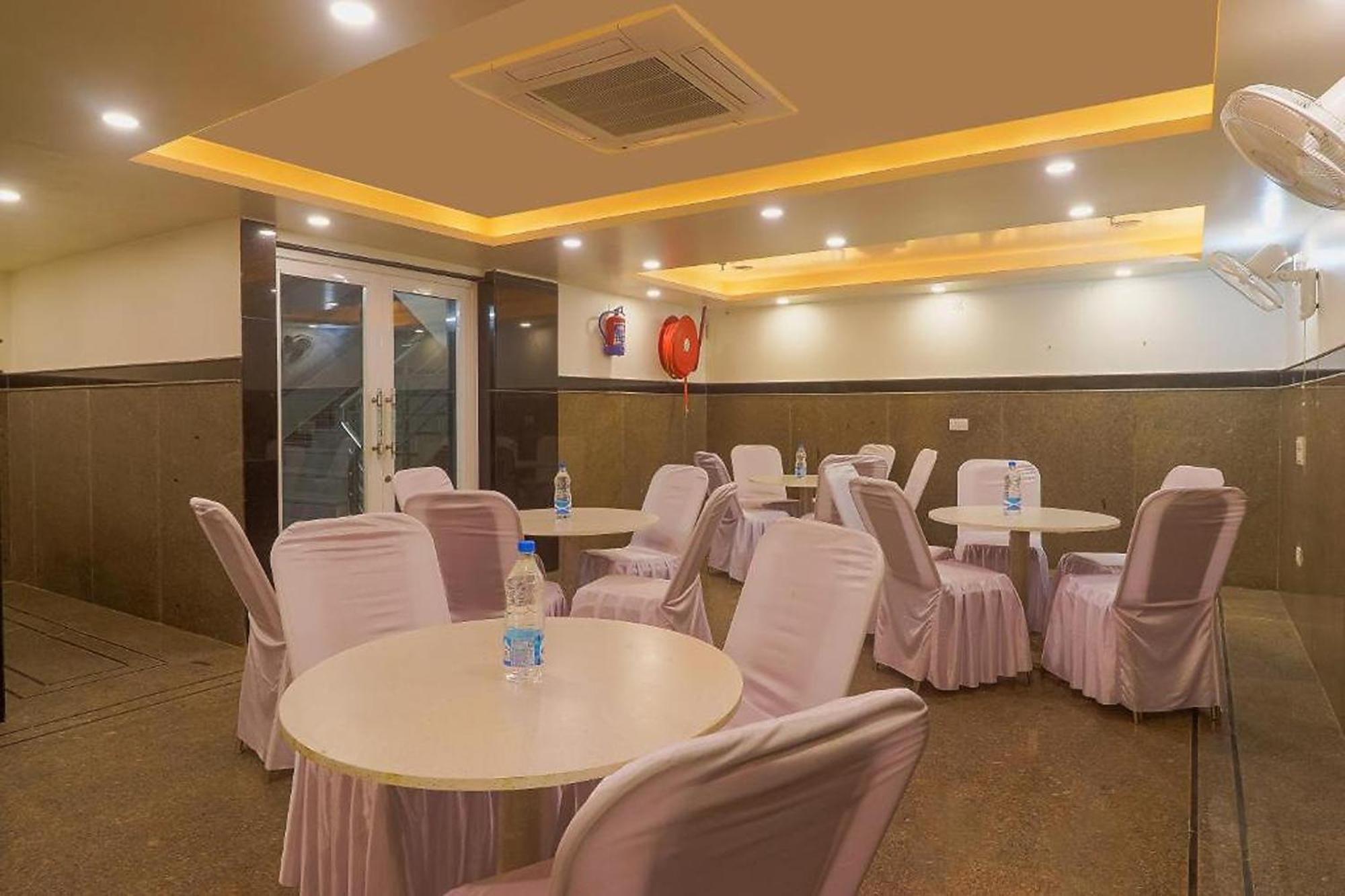Hotel Kabir Palace Karol Bagh นิวเดลี ภายนอก รูปภาพ